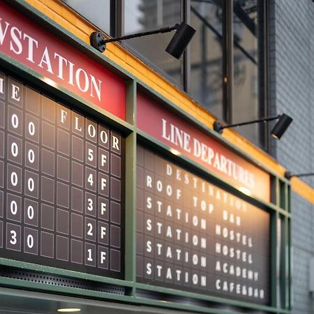 W Station Hostel Osaka Bagian luar foto