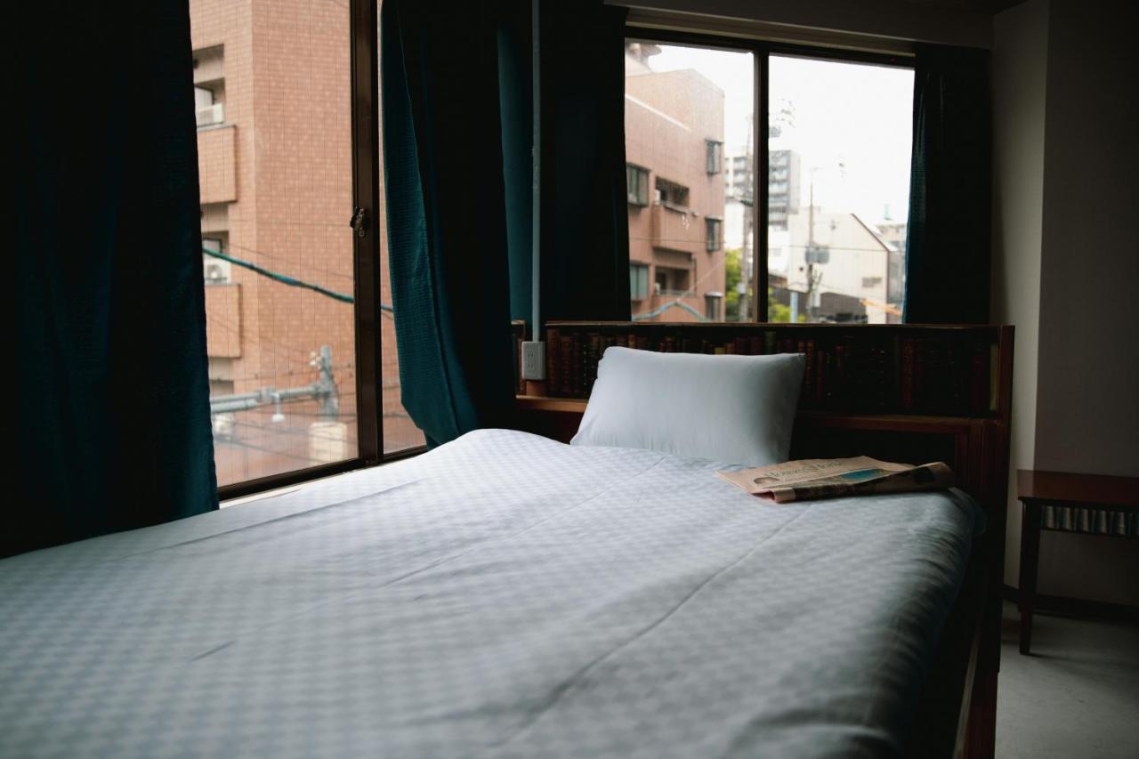 W Station Hostel Osaka Bagian luar foto
