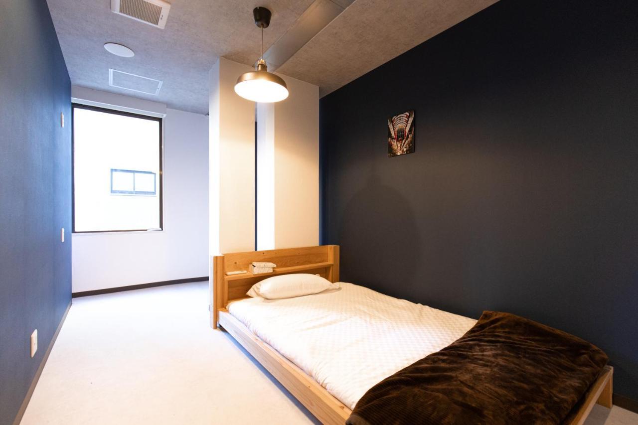 W Station Hostel Osaka Bagian luar foto